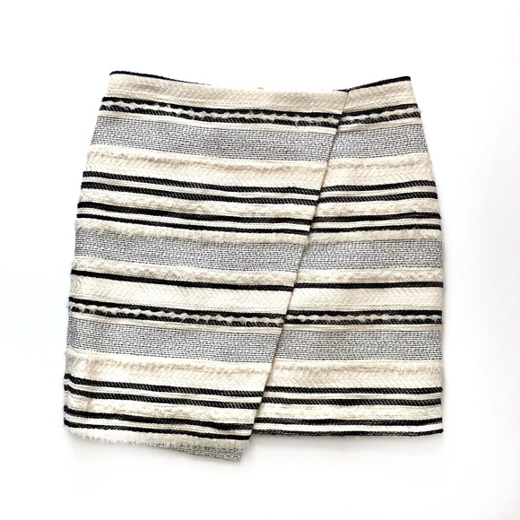 H&M Dresses & Skirts - H&M Textured Black & Off White Striped Skirt Sz 4